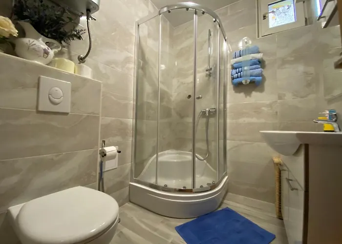 아파트 Priko Cetine 오미스