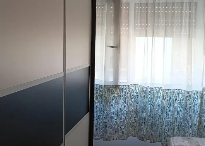 아파트 Priko Cetine 오미스