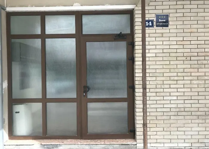 Priko Cetine 아파트 오미스